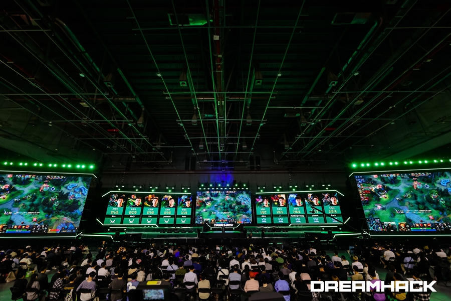 随着欧联杯 随着欧联杯