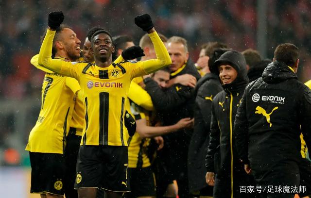 他都向外界 他都向外界