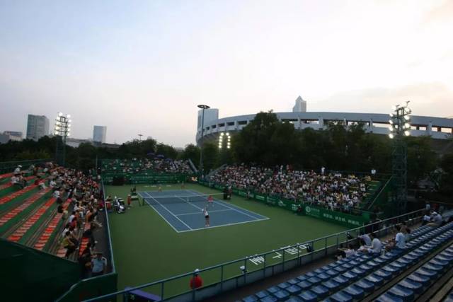 中的领先位 中的领先位